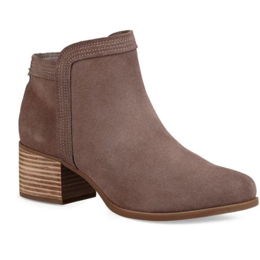 Koolaburra by UGG Thia Suede Booties